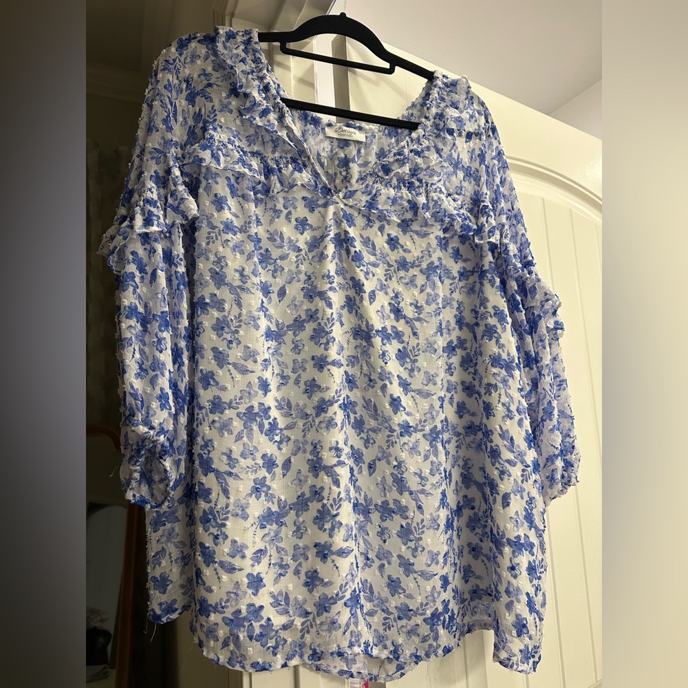 Floral Blue and White Women's Top